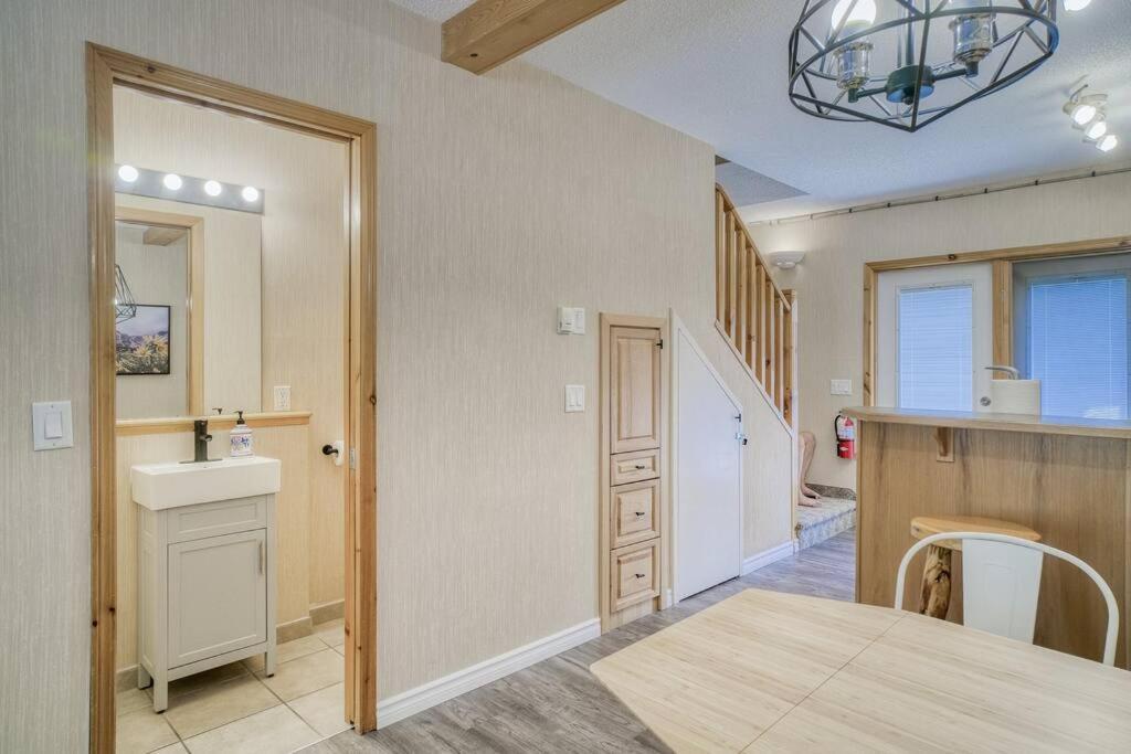 5 Mins To Banff - Cozy Townhome 2Br&2Bath - Banff Pass Included キャンモア エクステリア 写真
