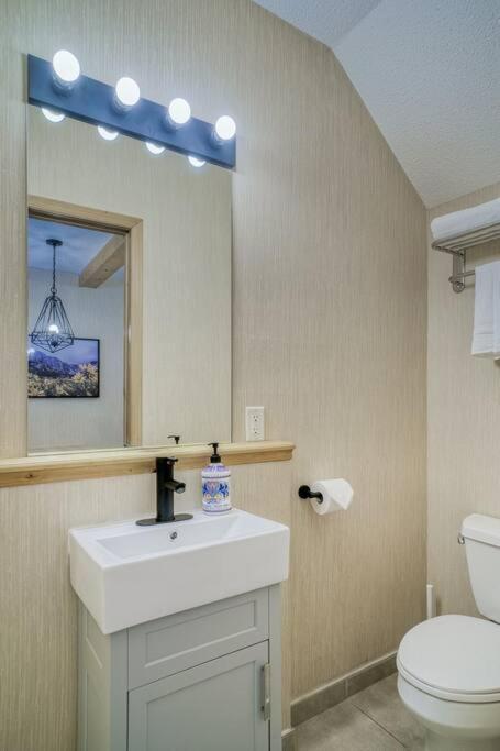 5 Mins To Banff - Cozy Townhome 2Br&2Bath - Banff Pass Included キャンモア エクステリア 写真