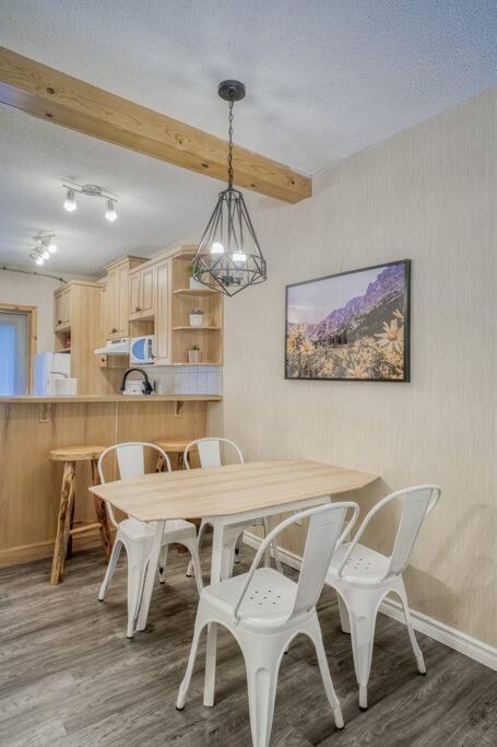 5 Mins To Banff - Cozy Townhome 2Br&2Bath - Banff Pass Included キャンモア エクステリア 写真