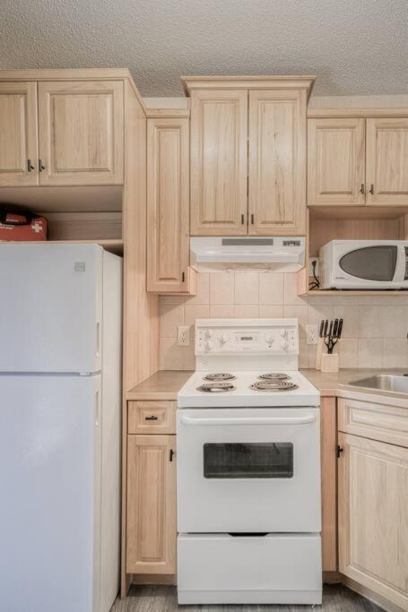 5 Mins To Banff - Cozy Townhome 2Br&2Bath - Banff Pass Included キャンモア エクステリア 写真