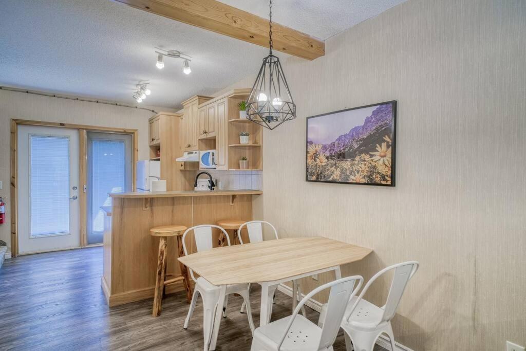 5 Mins To Banff - Cozy Townhome 2Br&2Bath - Banff Pass Included キャンモア エクステリア 写真